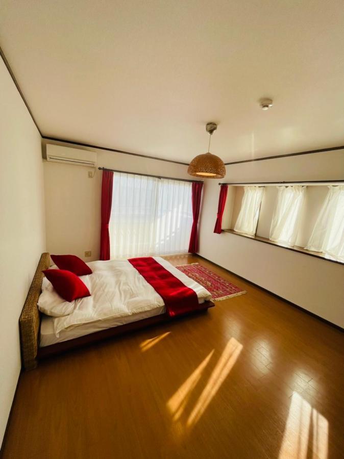 Atagohama Seaside House *